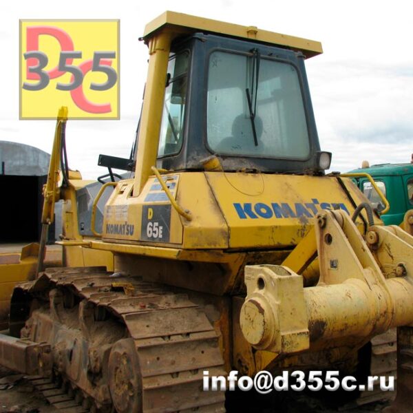 Bulldozer Комацу D65E-12